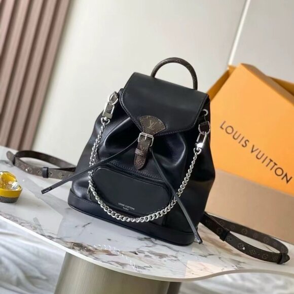 LOUIS VUITTON Montsouris logo magnetic closure backpack - Picture 1 of 9